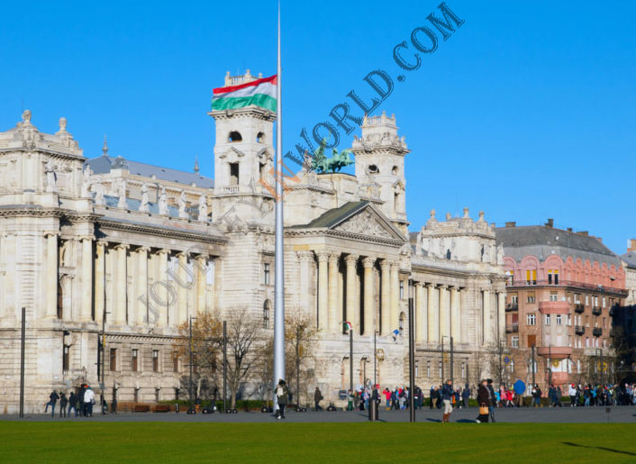 Medium size - left floating